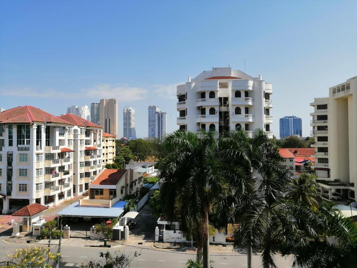 Tropical I * George Town